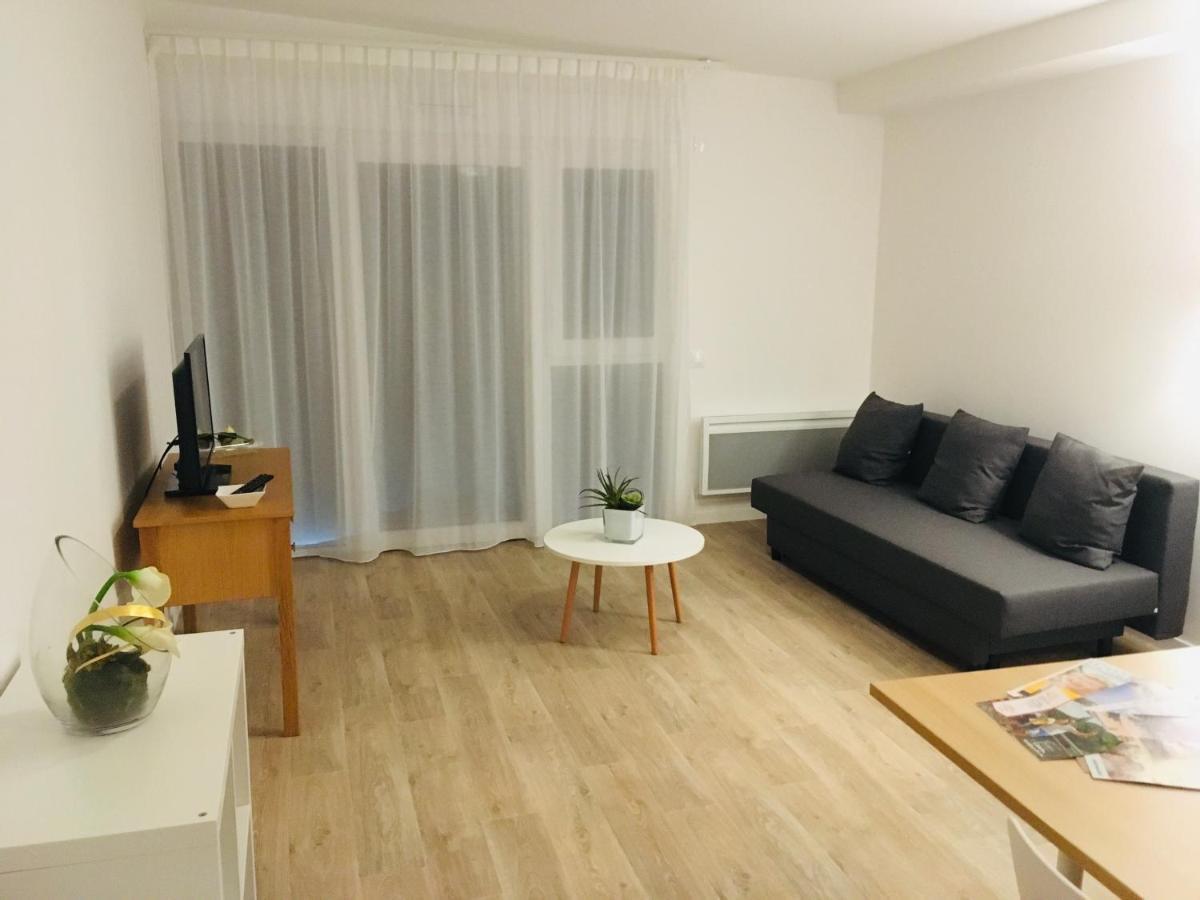 Aparthotel Domitys - Les Robes D'Airain Caen Esterno foto