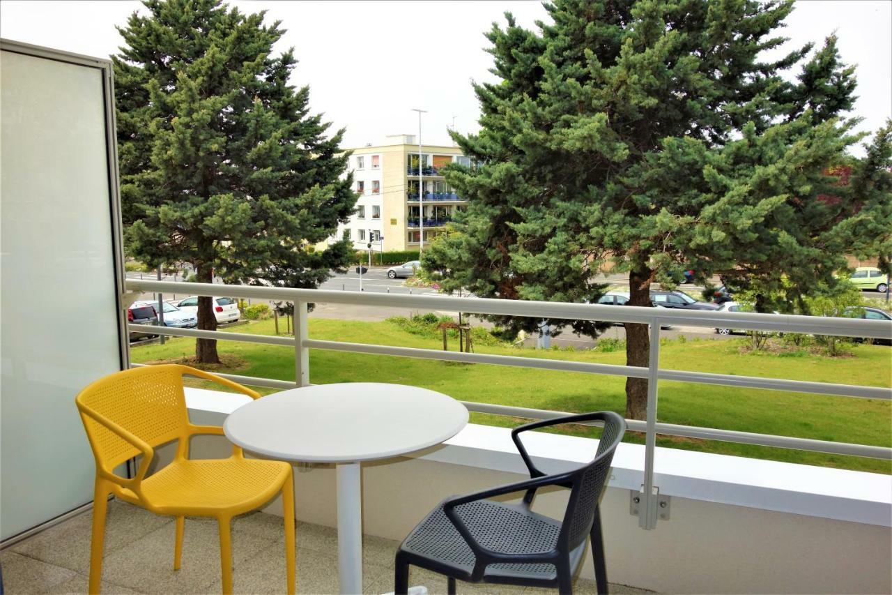 Aparthotel Domitys - Les Robes D'Airain Caen Esterno foto