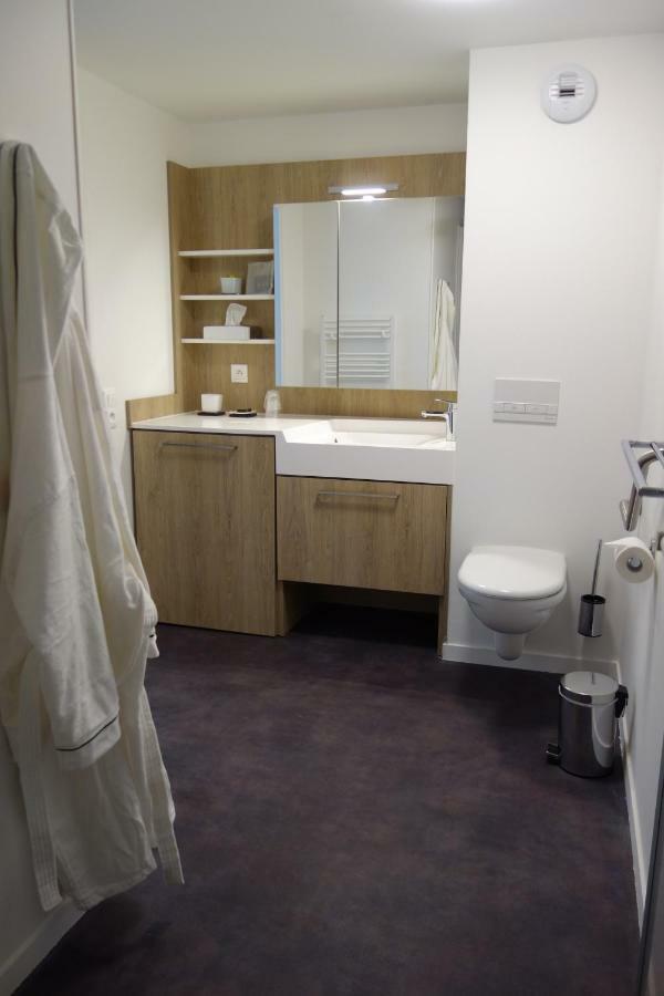 Aparthotel Domitys - Les Robes D'Airain Caen Esterno foto